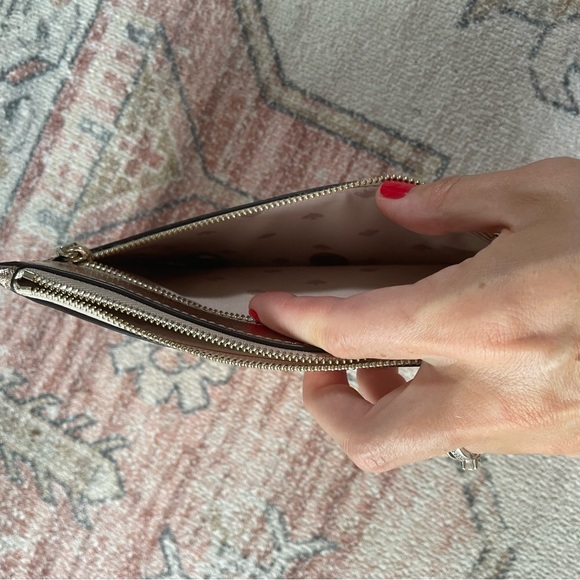 Kate Spade Wristlet - Picture 3 of 6